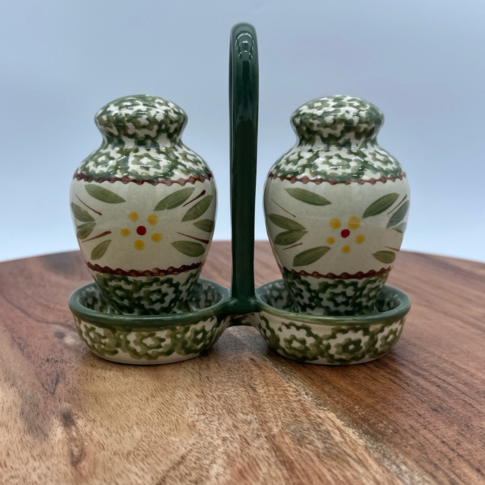 Temp-Tations Green and Cream Ceramic Set.  New without tags. Stored in my hutch.